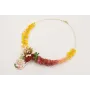 Collar hilo dorado con ramas de abalorio amarillo,