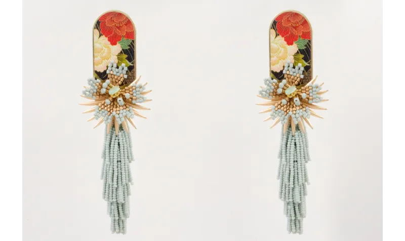 Pendientes pieza flores rosas,blancas,negras con f