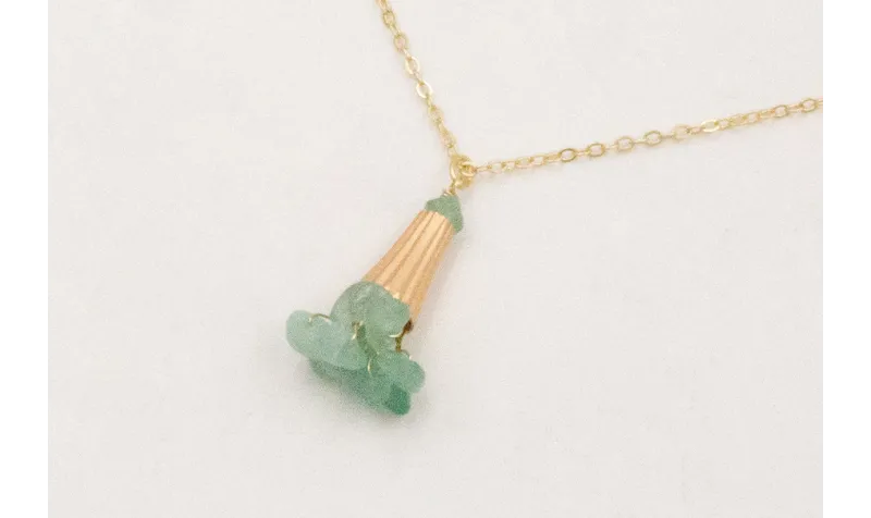 Collar cadena eslabón pequeño con colgante capuchó