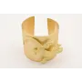 Brazalete ancho con lagarto grande dorado mate.