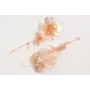 Pendientes gancho dorado con flores metalicas colo