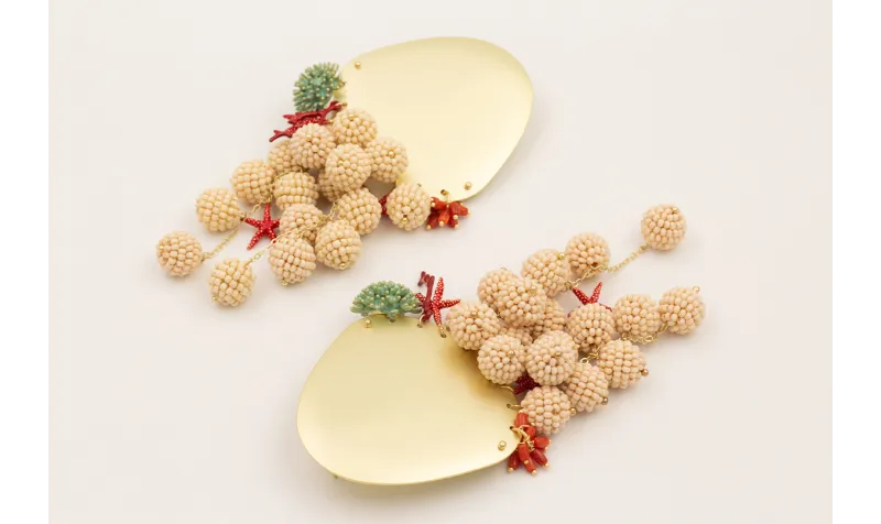 Pendientes perno gota grande con bolas de abalorio