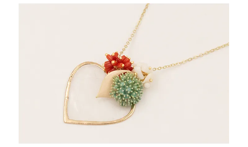 Collar cadena eslabón pequeño dorada mate con colg