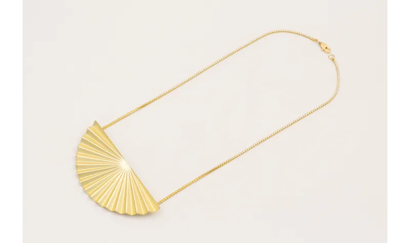 Collar cadena mini strass blanco con colgante aban