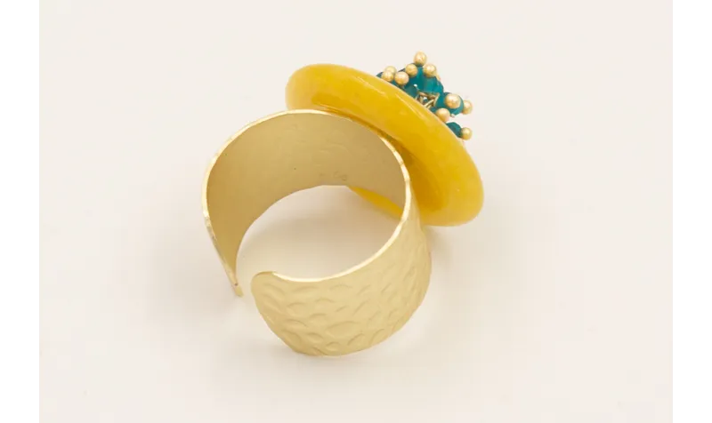 Anillo dorado mate con disco cuarzo amarillo y bur