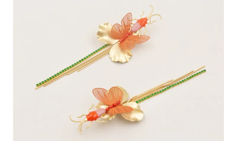 Pendientes perno escarabajo teja y morado con flor