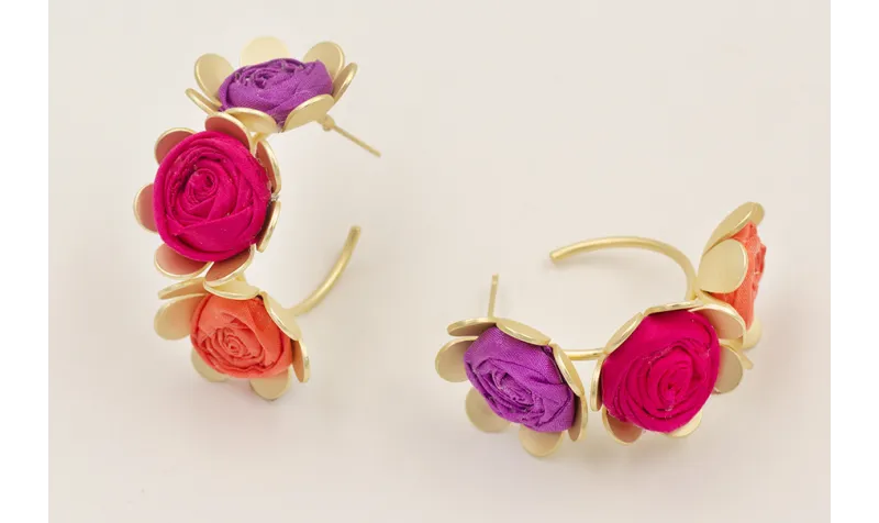 Pendientes aro 3 flores con flores de seda natural