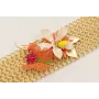 Pulsera malla con flor beige, mariposa naranja,est