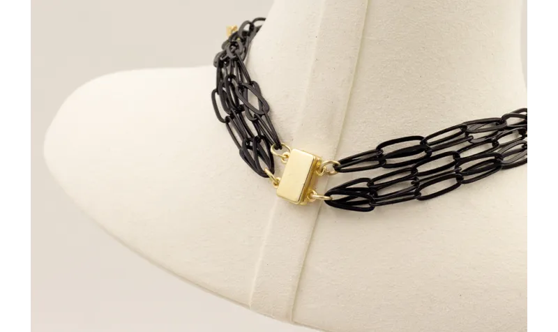 Collar cadena eslabón esmaltada negro con cadena e