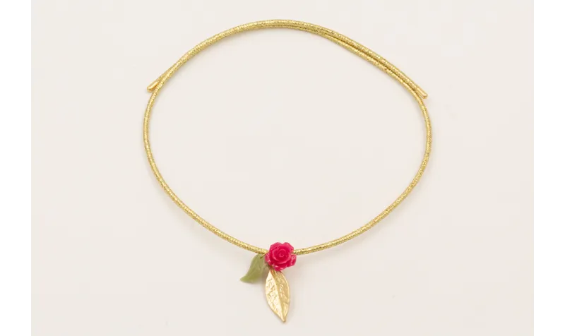 Collar cordón magnetico dorado con hoja y flor de 