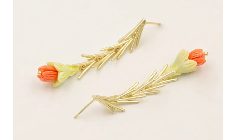 Pendientes colgante ramilletes dorado mate con cam