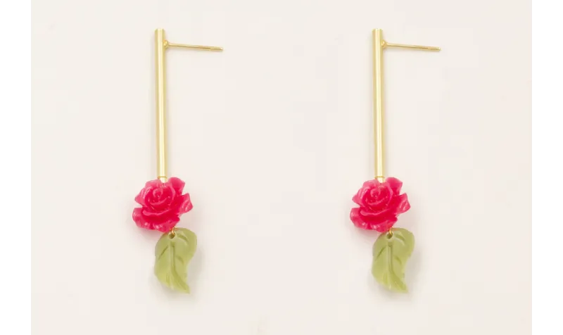 Pendientes plado dorado mate con flores resina cor