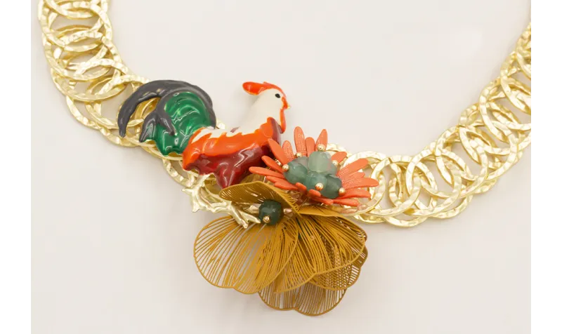 Collar completo aros dorado mate con gallina esmal