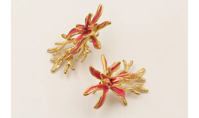 Pendientes flor irregular esmalte rosa y colgante 