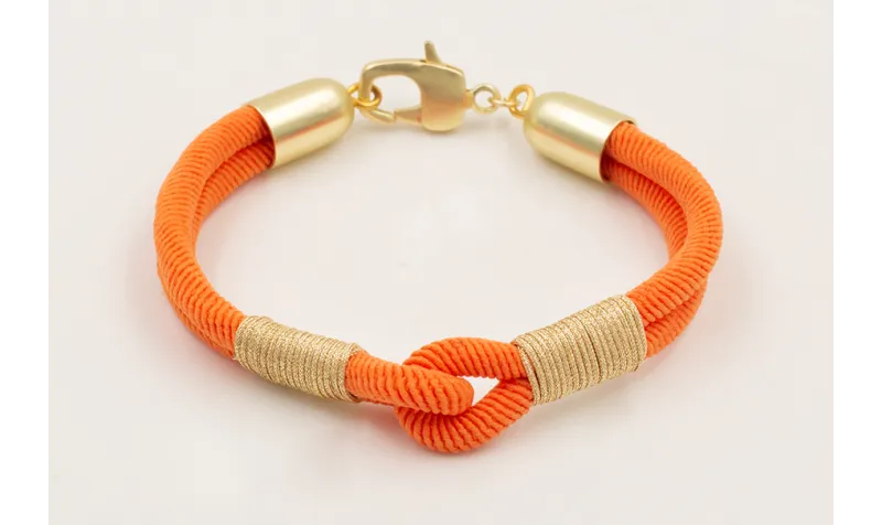 Pulsera cordón retorcido naranjas con nudo falso d