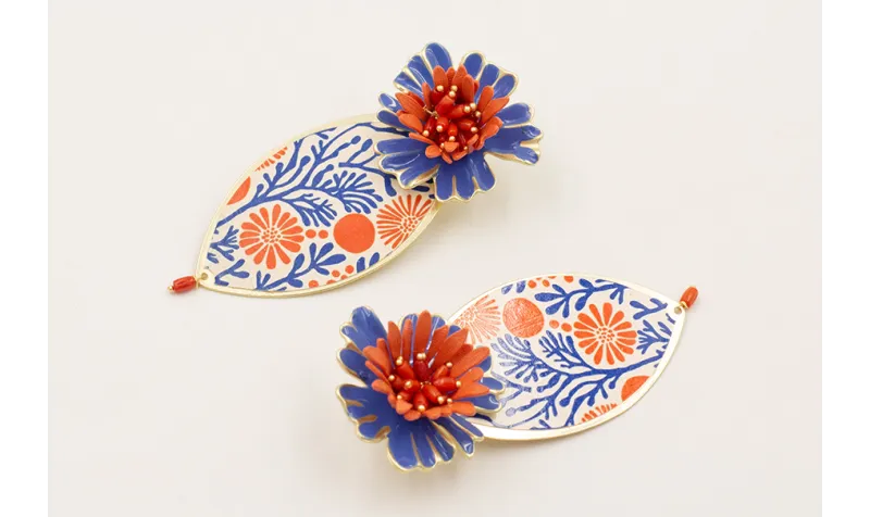 Pendientes pieza ovalada estamapada corales rojos 