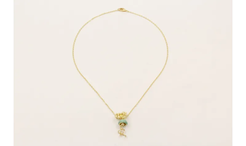 Collar colgante medusa esmaltada verde piedra y ra