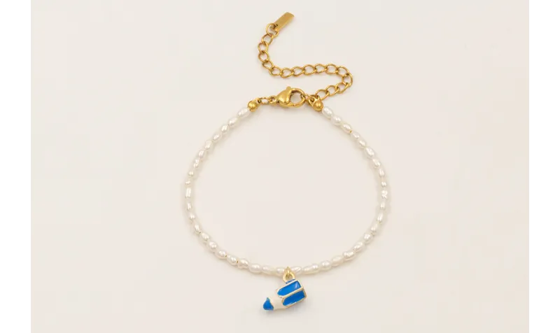 Pulsera perlas naturales con colgante lapiz esmalt