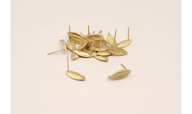 Perno hojita 15mm Oro / Base Pendientes 