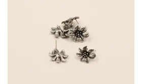 Perno Flor 8*15mm Plata Vieja / Base Pendientes 