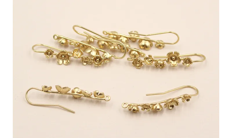 Pendiente con 5 flores 35mm Dorado Mate / Base Pendientes 