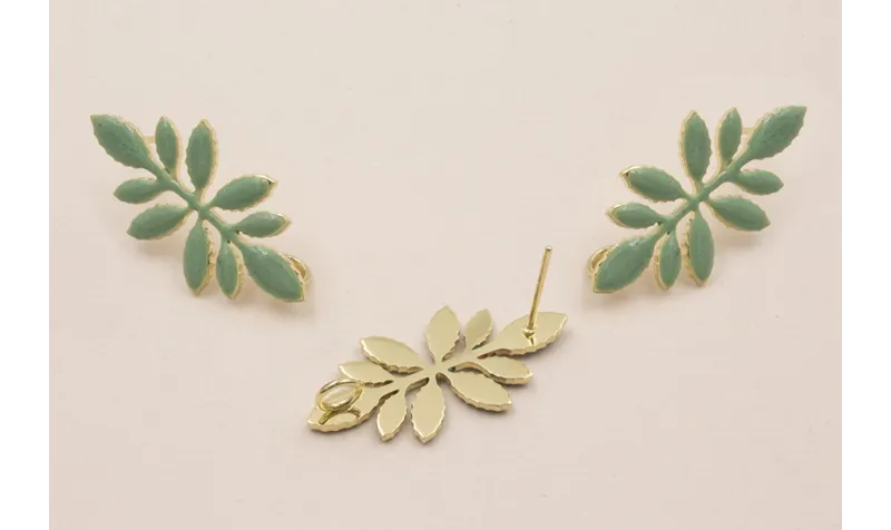 Perno 30*12 Pétalos esmaltados Turquesa / Base Pendientes 