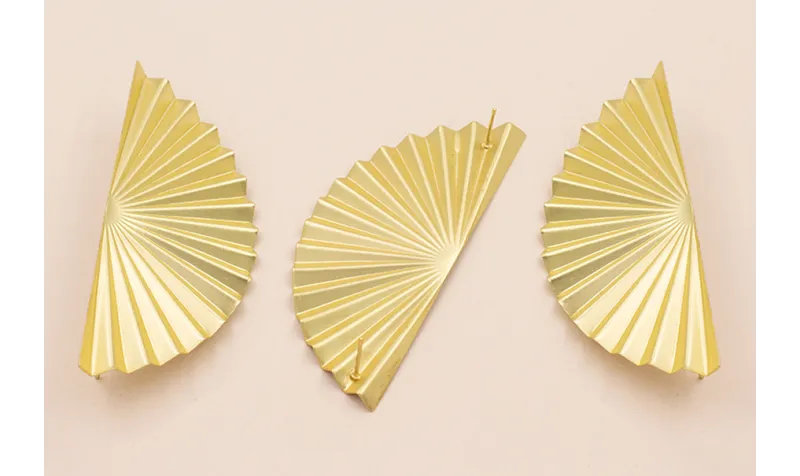 Abanico estriado 70*30mm Oro Mate Doble Perno / Base Pendientes 