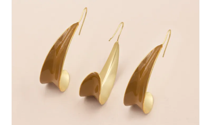 Pendiente pétalo curvado 50*25mm Oro Mate y Marrón / Base Pendientes 