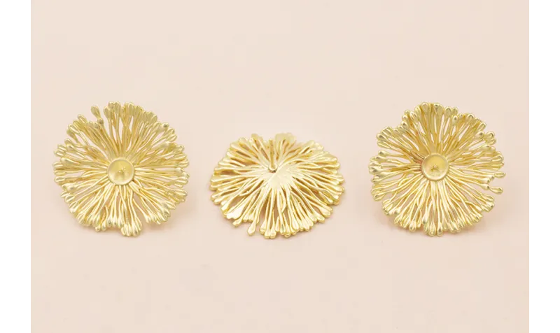 Pendiente Flor 30mm diam, Oro Mate / Base Pendientes 
