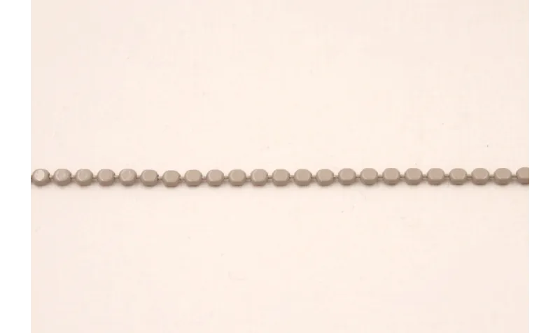 Cadena pastillas esmaltadas 2*1,5*1mm Visón / Cadenas de Latón / Zamak