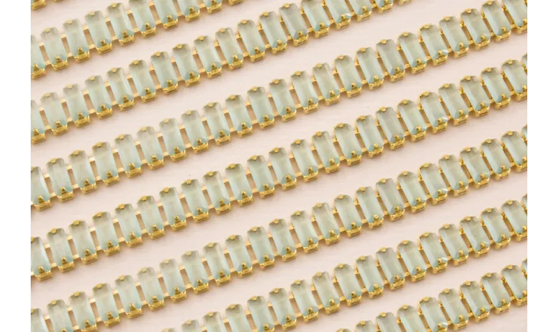 Cadena strass Cristales verde vidrio de 2,5*5mm / Cadenas de Latón / Zamak