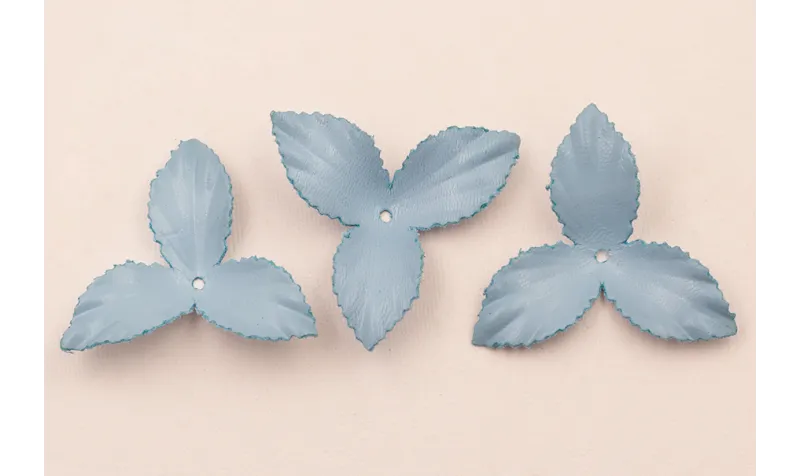 Flor pétalos relieve 45mm diam. Azul  / Hilos y Cordones, Cuero y piel