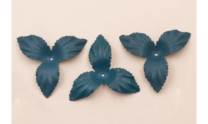 Flor pétalos relieve 60mm diam. Azul Truquesa / Hilos y Cordones, Cuero y piel