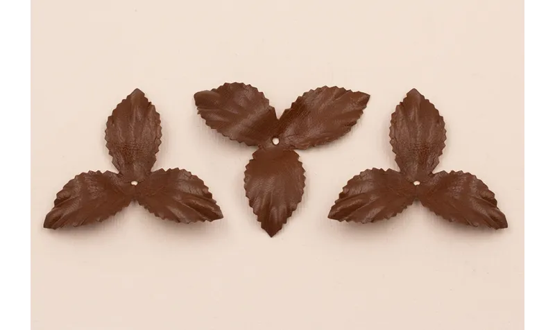 Flor pétalos relieve 45mm diam. Marrón / Hilos y Cordones, Cuero y piel
