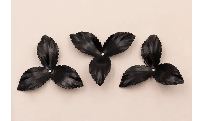 Flor pétalos relieve 45mm diam. Negro / Hilos y Cordones, Cuero y piel