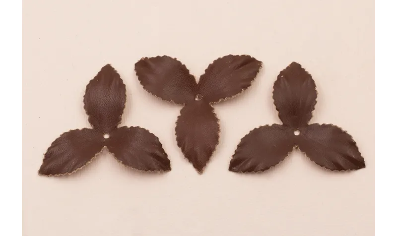 Flor pétalos relieve 45mm diam. Marrón chocolate / Hilos y Cordones, Cuero y piel